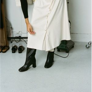 NWT LOQ Donna Boot in Black